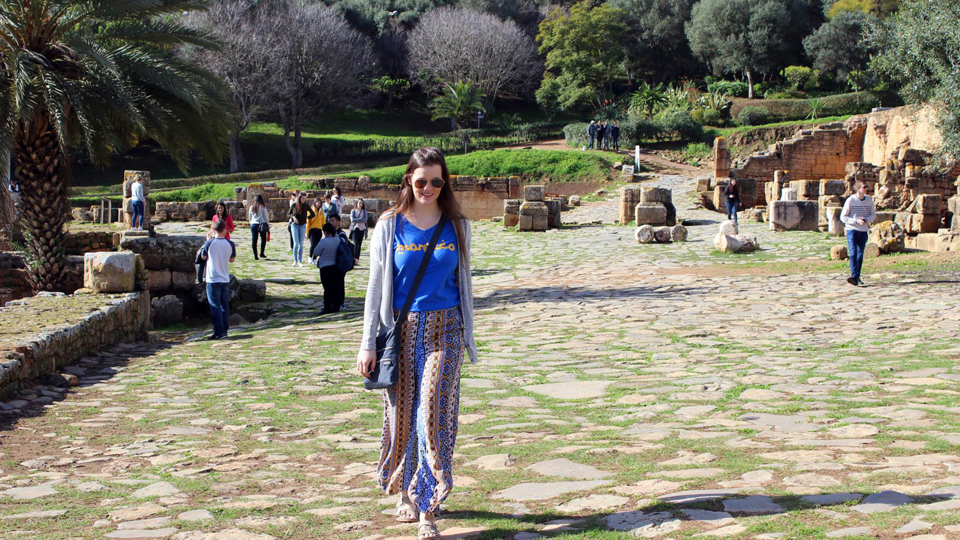 UNE students at the necropolis